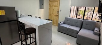 Fabulous 2-bedroom condo with AC in vibrant Santa Ana