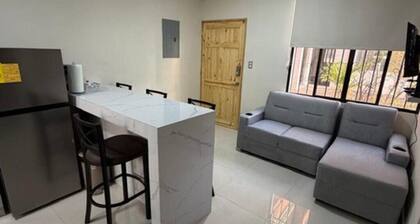 Fabulous 2-bedroom condo with AC in vibrant Santa Ana