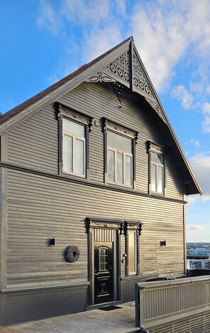 Exterior - Cozy 2-bedroom apartment in peaceful Vardø perfect for relaxing stay (Vardø)
