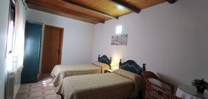 Room - Vrbo Property (Jerte)