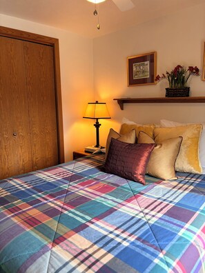 Iron/ironing board, Internet, bed sheets - Clean & Spacious 3‑Bed 2‑Bath Condo/Ephraim 201 (Ephraim)