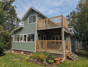Exterior - Steps from the Shore, Modern Beachy Getaway (Dunnottar)