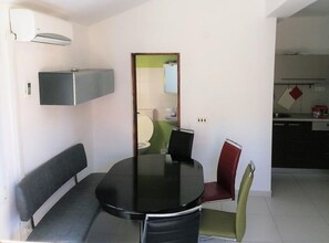 Apartemen (Four Bedroom Apartment with Sea View ) | Ruang keluarga