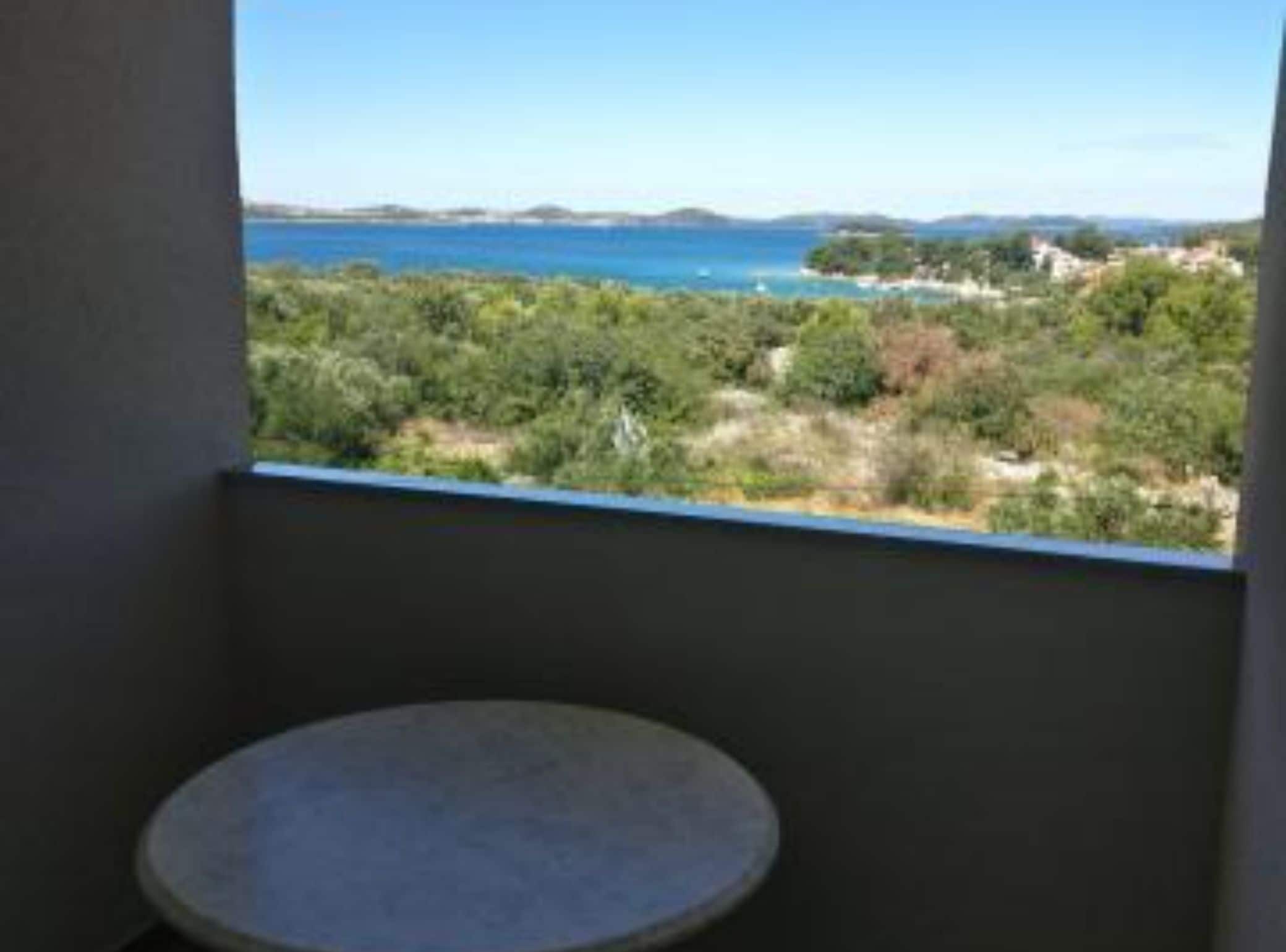 Studio (Studio Apartment with Balcony) | Ban công