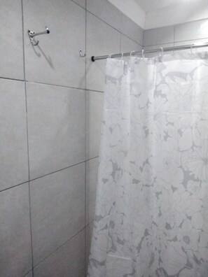Zimmer, 1 Schlafzimmer, Raucher, Terrasse | Badezimmer
