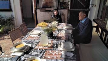 Room, 1 Bedroom, Smoking, Patio | Dining room