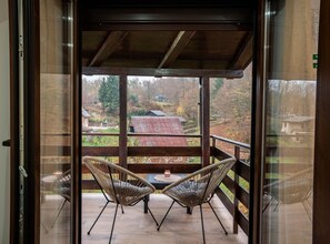 Nhà (One Bedroom House) | Hiên