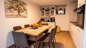 House (One Bedroom House) | Dining room