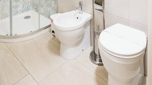 Shower, hair dryer, bidet, towels - Vacation home La Cilinella del.Salento (Copertino)