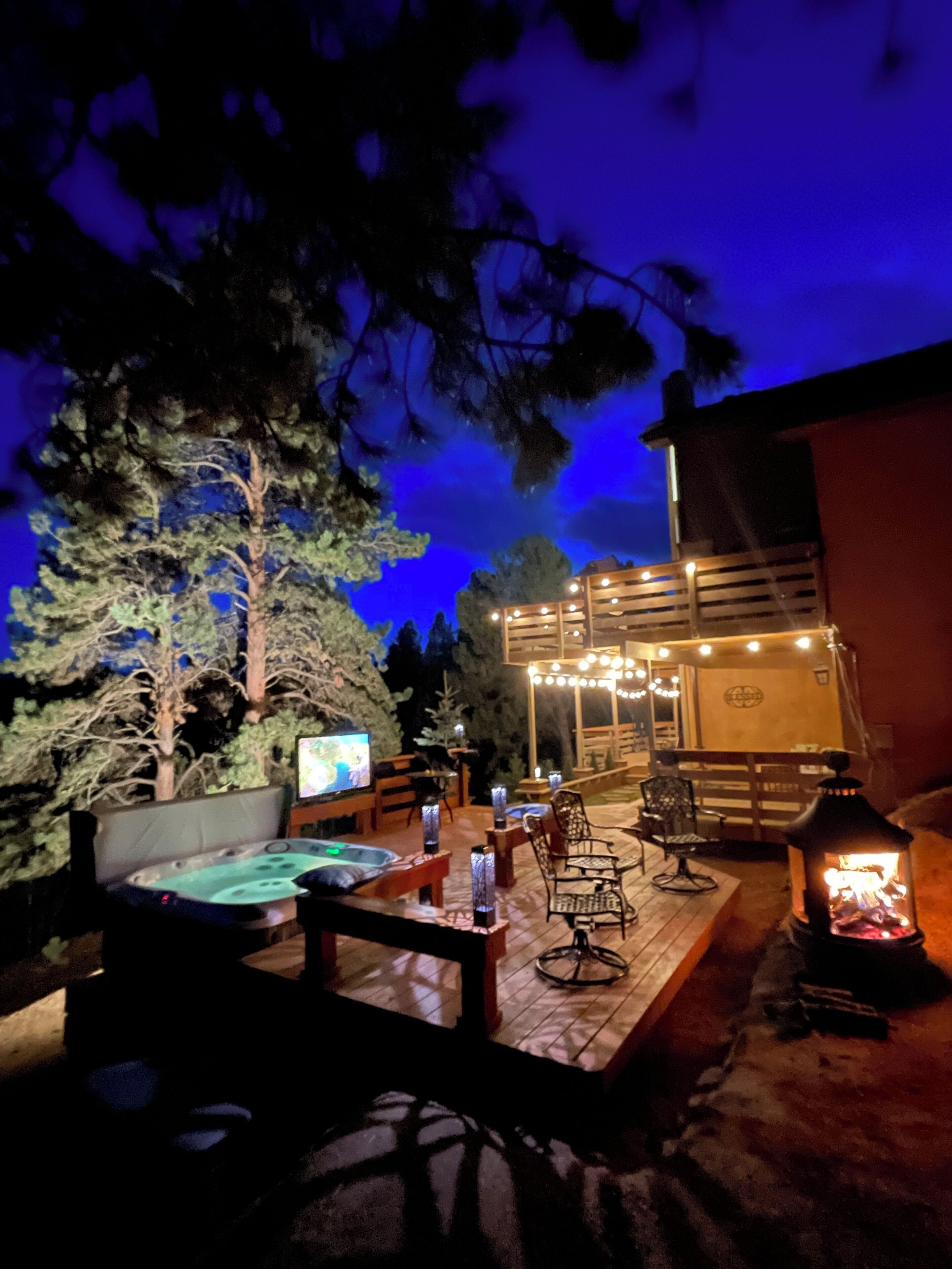 Outdoor spa tub