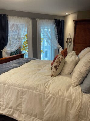 2 bedrooms, iron/ironing board, WiFi, bed sheets - Stunning Pikes Peak Views, BEAUTIFUL, full 1200 sq. ft. 2 Bedroom Apartment! (Divide)
