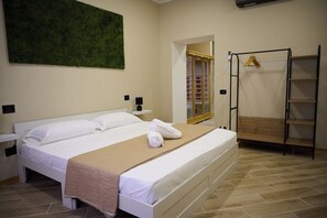 Desk, free WiFi - Bellosguardo Suites (San Paolo Bel Sito)