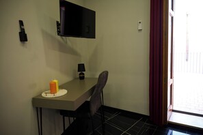 Deluxe Double Room, Hill View | Interior - Bellosguardo Suites (San Paolo Bel Sito)