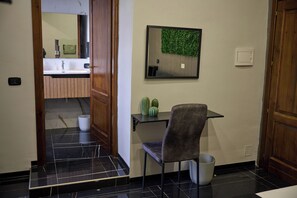 Basic Double Room, Balcony, Garden View | Interior - Bellosguardo Suites (San Paolo Bel Sito)