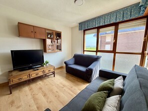 TV - Las Amapolas Apartment - 12018 (Ajo)