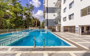 Pool - 1 Bedroom in Westlands, Nairobi ,parking, WiFi,Gym (Nairobi)