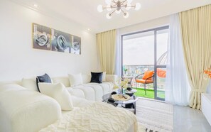 Living area - 1 Bedroom in Westlands, Nairobi ,parking, WiFi,Gym (Nairobi)