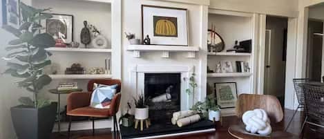 Smart TV, books