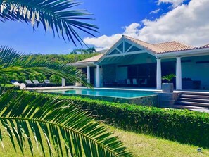 Outdoor pool, a heated pool - Luxury Orient Bay Villa - Infinity Pool & Ocean View (Saint martin)