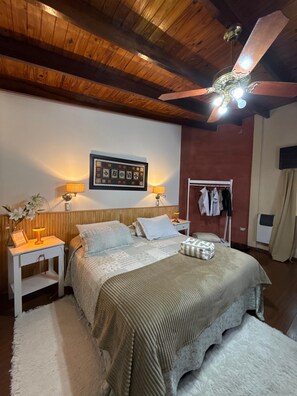 Room - Premium house meters away from Carnival + Swimming Pool (Gualeguaychú)