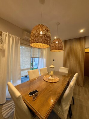 Dining - Premium house meters away from Carnival + Swimming Pool (Gualeguaychú)