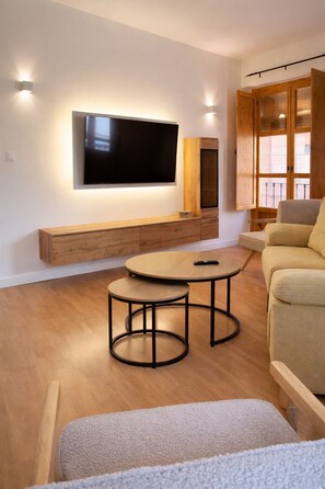 Una Smart TV, libros