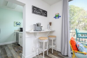 Interior - Saltwater Pools - Walk to Beach & Coligny Plaza (Hilton Head Island)