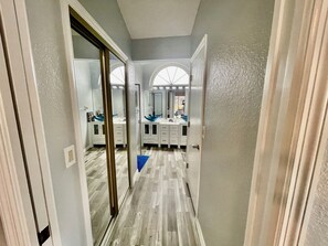 Interior - New 3-bedroom pool house in tranquil Spring Hill (Spring Hill)