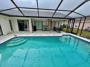 Pool - New 3-bedroom pool house in tranquil Spring Hill (Spring Hill)