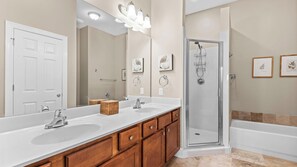 Apartment, Mehrere Betten, Balkon, Gartenblick (Seagrove Highlands 1308) | Badezimmer | Handtücher