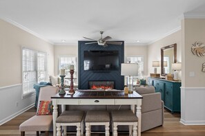 Interior - 4 Bedroom 3 Bath walking distance to everything + hot tub! (Holden Beach)
