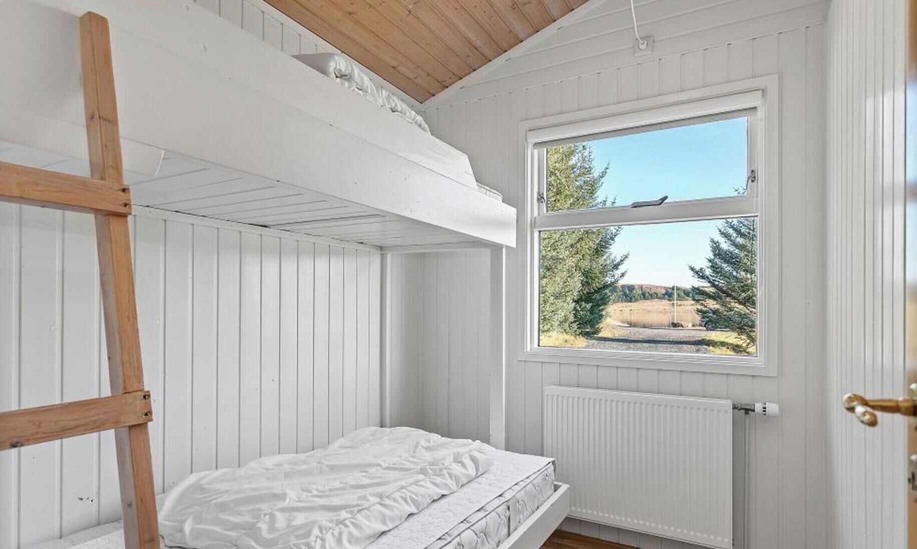 3 bedrooms, internet, bed sheets
