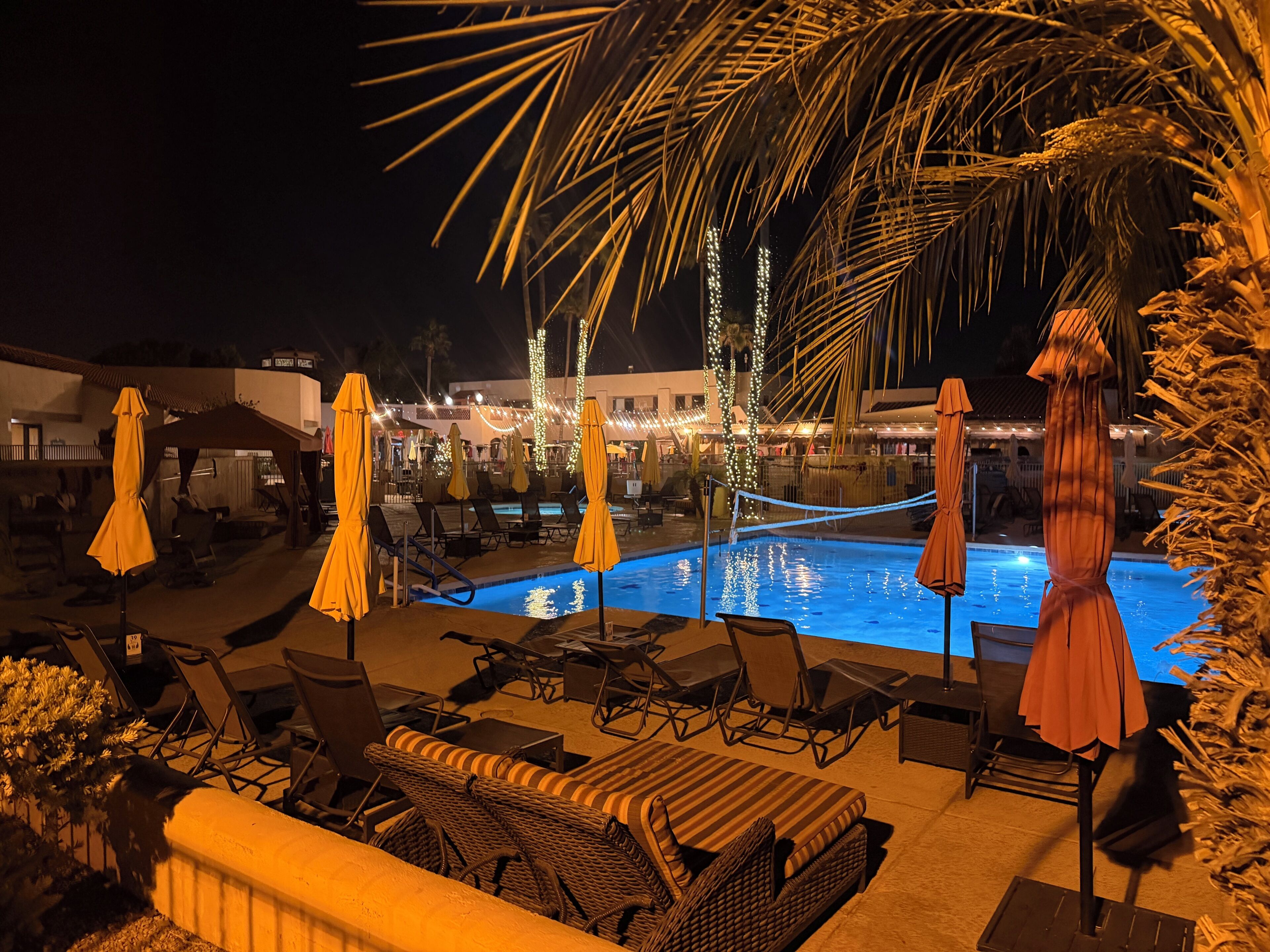 حمام سباحة