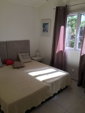 3 dormitorios, tabla de planchar con plancha, wifi y ropa de cama