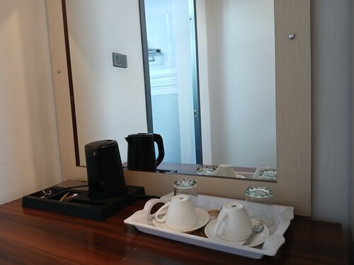 East Star Hotel