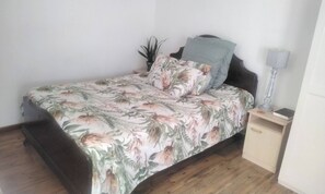 Apartment, 1 Bedroom, Smoking, Garden View | 1 bedroom - Adventure Cape Town 1 (Cape Town)