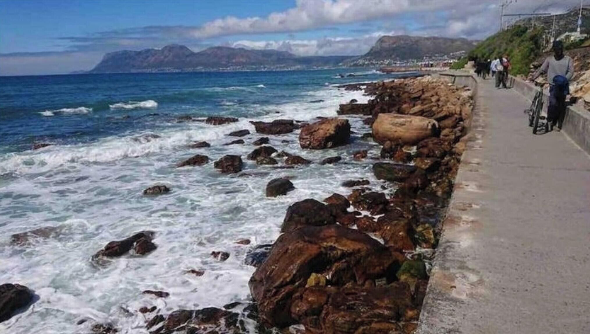 Apartment, 1 Bedroom, Smoking, Garden View | Beach