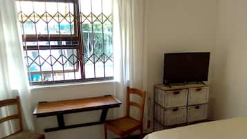 Apartment, 1 Bedroom, Smoking, Garden View | Room amenity