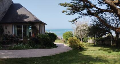 Charmante maison de caractĂšre, vue imprenable sur la mer et accĂšs Ă la plage