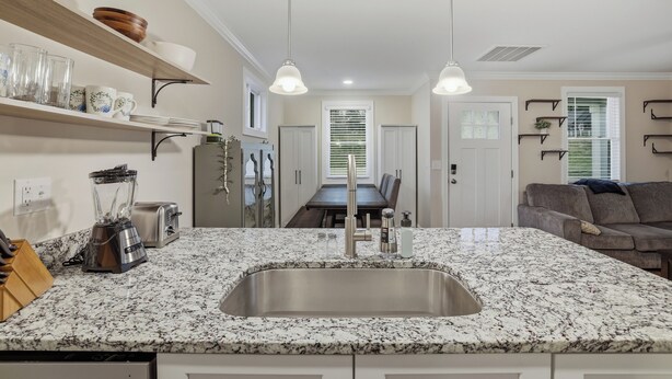 Interior - Wonderful 2-bedroom house in welcoming Newton (Newton)