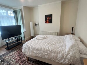 Room - Peaceful Sanctuary with a View (London)