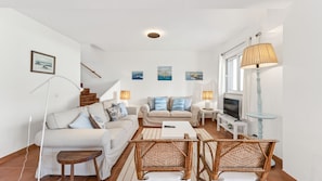 TV - Casa da Aveleira 3Bdr in Vilamoura by LovelyStay (Vilamoura)