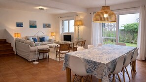 TV - Casa da Aveleira 3Bdr in Vilamoura by LovelyStay (Vilamoura)