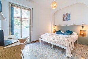 3 habitaciones, tabla de planchar con plancha, wifi y ropa de cama 