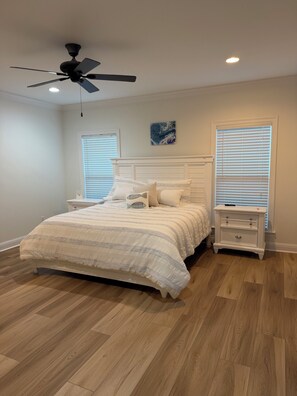 3 bedrooms, WiFi, bed sheets - COMPLETELY REMODELED HOUSE WITH HOT TUB LESS THAN 
A BLOCK FROM THE BEACH!! (BAY ST LOUIS)