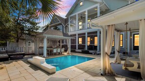 Outdoor pool - Watersound 4BR w/ Heated Pool, Golf Carts & Bikes - Sleeps 12 (Santa Rosa Beach)