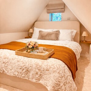 Room - The Cosy Retreat | 20 mins to Cardiff | 1 Bedroom (Saint Nicholas)