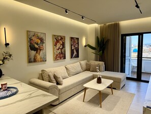 TV - Marevista Escape | Sea View Balcony | Near Beach (Golem)