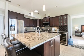 Private kitchen - Stunning 2 Bedroom, 2 Bath Townhome at Spirit Ridge Residences in Osoyoos, BC (Osoyoos)