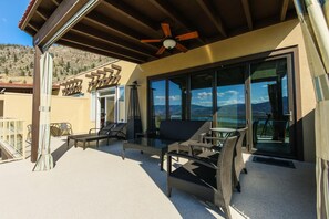 Terrace/patio - Stunning 2 Bedroom, 2 Bath Townhome at Spirit Ridge Residences in Osoyoos, BC (Osoyoos)